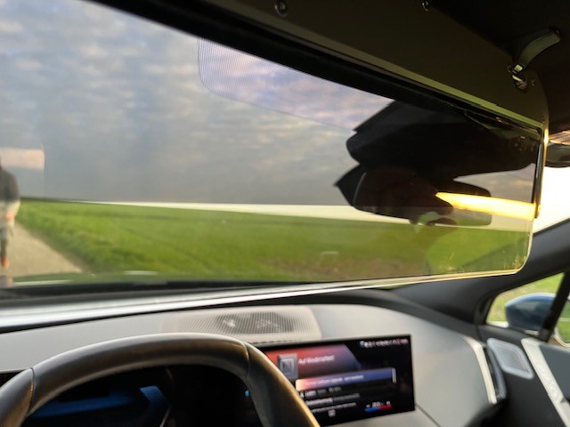 Transparente Sonnenblende für mehr Durchblick beim Fahren